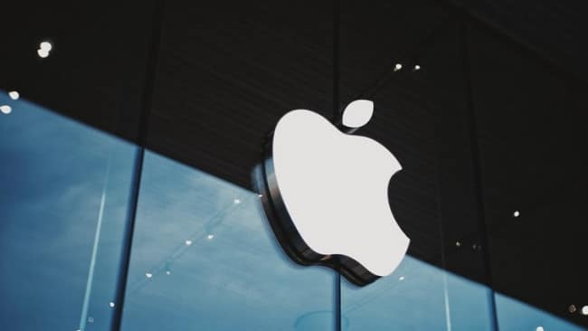 Apple представила гарнитуру смешанной реальности Совету директоров