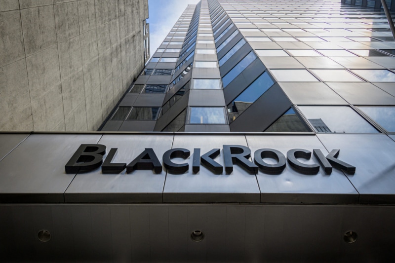 BlackRock привлекает $4,5 млрд для инвестиций в инфраструктуру