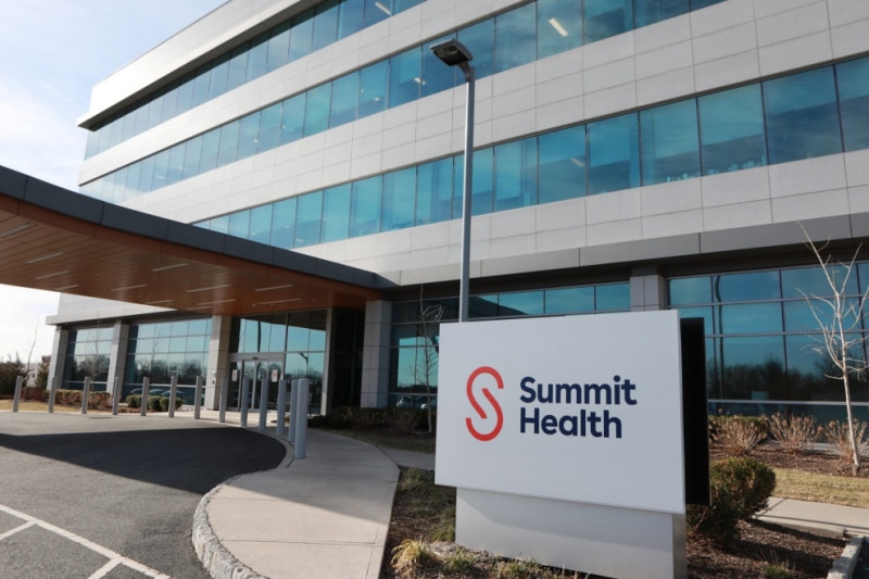 Поставщик первичной медпомощи VillageMD покупает конкурирующую Summit Health за $9 млрд