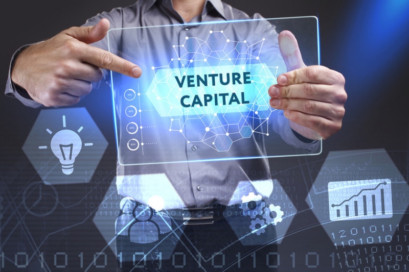 Инвесторы снижают венчурное финансирование стартапов на 55% | InVenture
