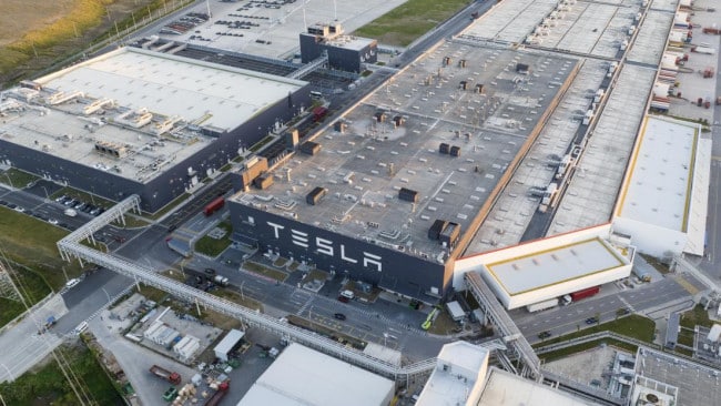 Tesla расширяет свое присутствие в Китае, открывая завод Megapack в Шанхае